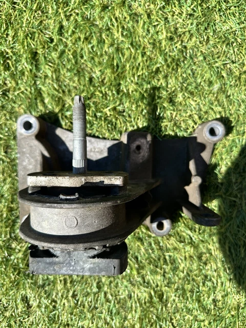 Genuine Fiat 500 0.9 Twin air Engine Mount