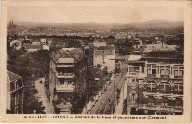 CPA Royat Avenue de la Gare et panorama (1235090)