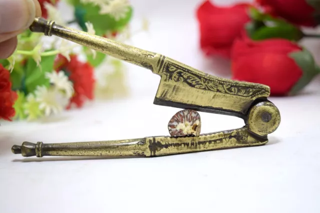 Rare Indian Classy Designed Brass Betel Palm Cutter Unique Decorative.i12-153
