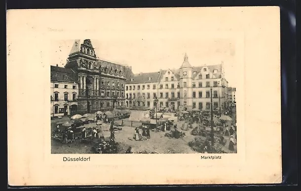 Ansichtskarte Düsseldorf, belebte Partie mit Ständen am Marktplatz 1910