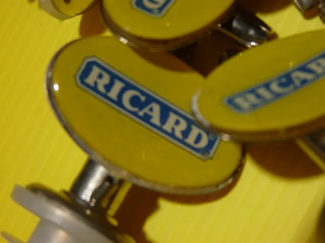 RICARD / Pissette -bec verseur -doseur  /  Bouchon Plastique