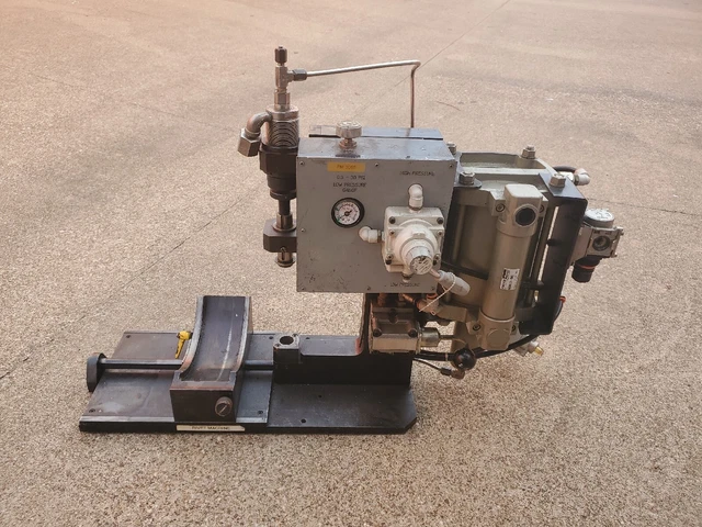 Rivet Machine