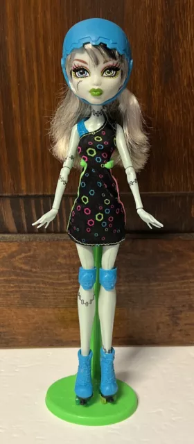 2011 Monster High Skultimate Roller Maze FRANKIE STEIN Collectible Doll