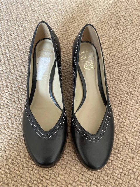 CLARKS HAND CRAFTED Ladies Shoes Size 7 Small Heel Excellent
