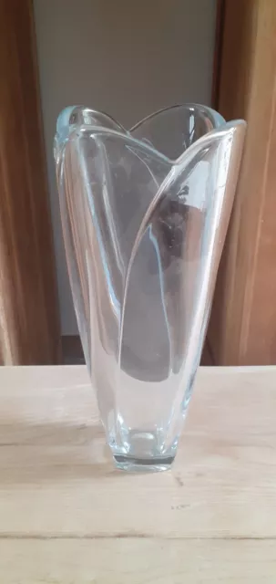 vase en verre transparent