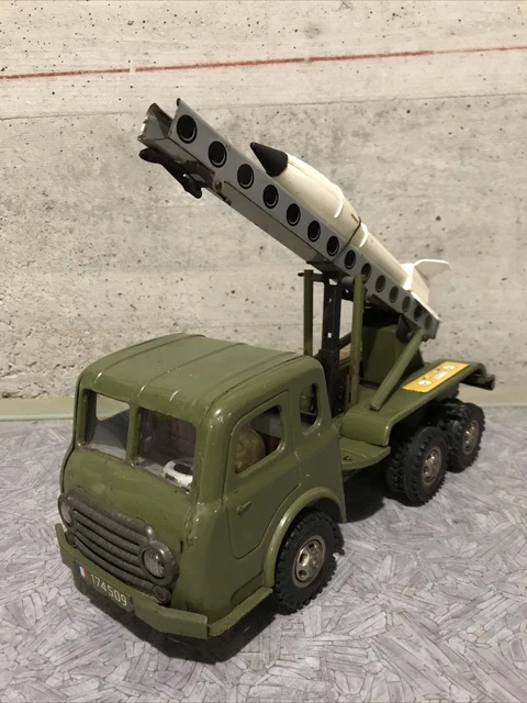 Ancien jouet tole camion lance missile joustra