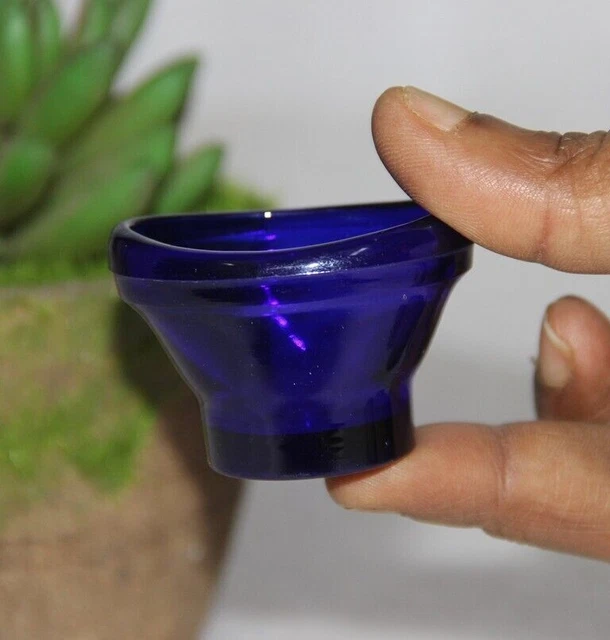 Tazza per il lavaggio degli occhi in vetro blu scuro vintage degli anni...