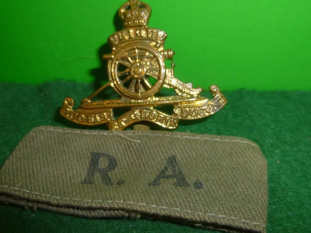 WW2 BRITISH ARMY Royal Artillery Beret Badge Maker Marked Dowler ...