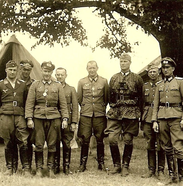 rare-wehrmacht-luftwaffe-staff-officers-at-hq-w-flecktarm-camo