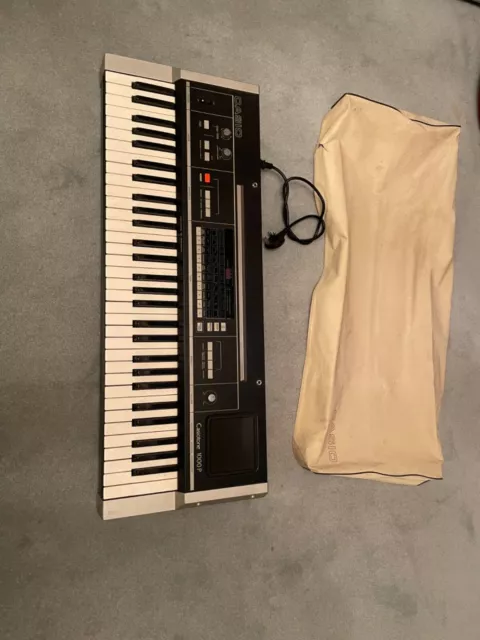 Casiotone CT 1000P Electronic synthesiser Keyboard with cover