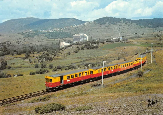 Cpsm 66 Le Petit Train Sang Et Or Reliant Villefranche A Latour De Carol