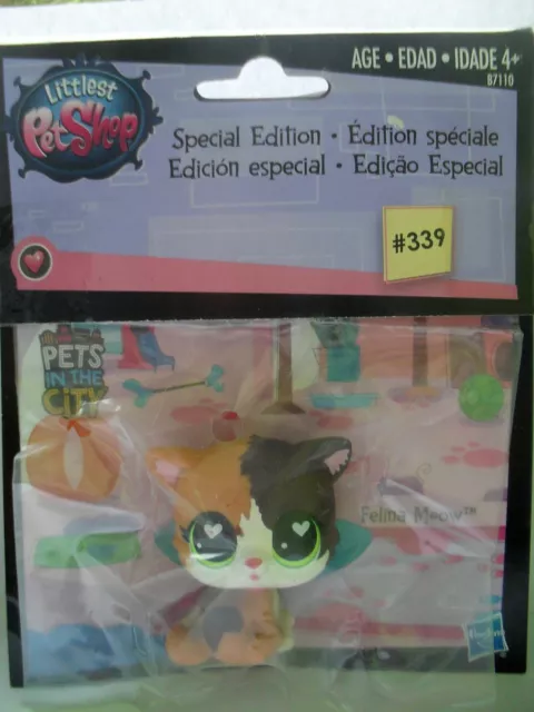 Littlest Pet Shop Toy Store - Littlest Pet Shop Collectible Pets #830  Messiest Mop Dog Special Editi