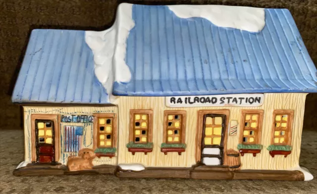 Vintage 1991 National Collectible Railroad Station 8 x 6 Has makers mark