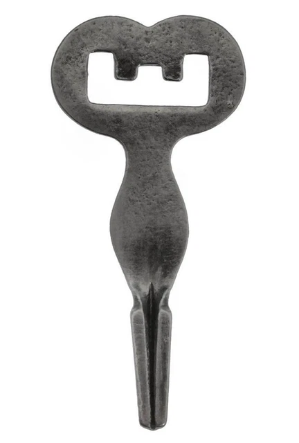 VINTAGE SEWING MACHINE Key with Triangle End - Mystery Maker - ref.k188 ...