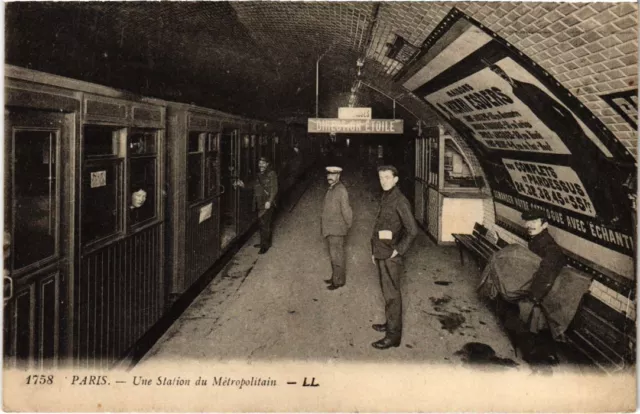 CPA PARIS 15e Le Metropolitain Une Station ND Phot (1249277)
