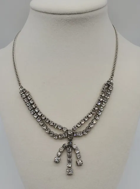 Vintage Clear Round Rhinestone Necklace in Silver tone Metal