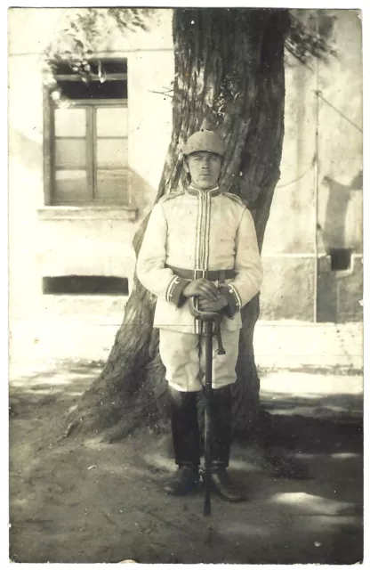 Fotokarte 1. WK, Soldat in heller Uniform mit Helm und Säbel, Feldpost, top, rar