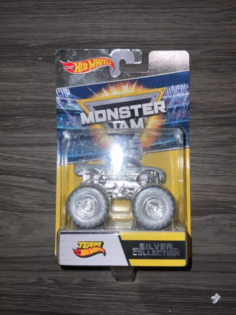 2017Hot Wheels Monster Jam 25 El Toro Loco Monster Truck Silver Collection 1:64