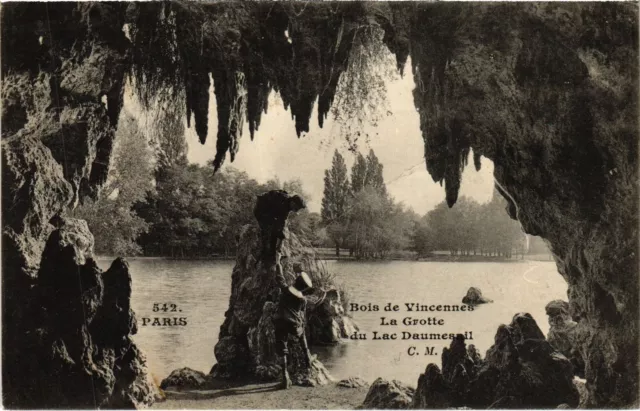 CPA PARIS Bois de Vincennes La Grotte Lac Daumesnil (1241107)