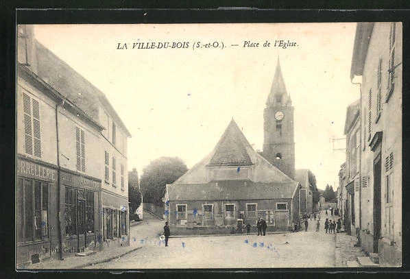 CPA La Ville-du-Bois, Place de l'Eglise