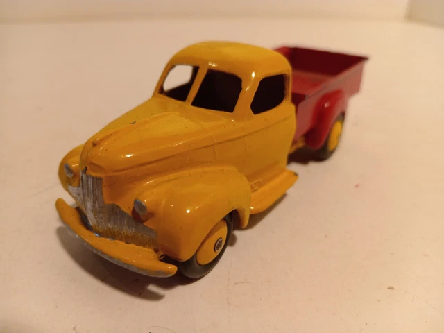 Dinky Toys France Studebaker camion tapissière type 1 à pneus