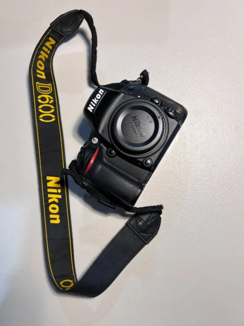 Nikon D600 24.3 MP Digital SLR Camera