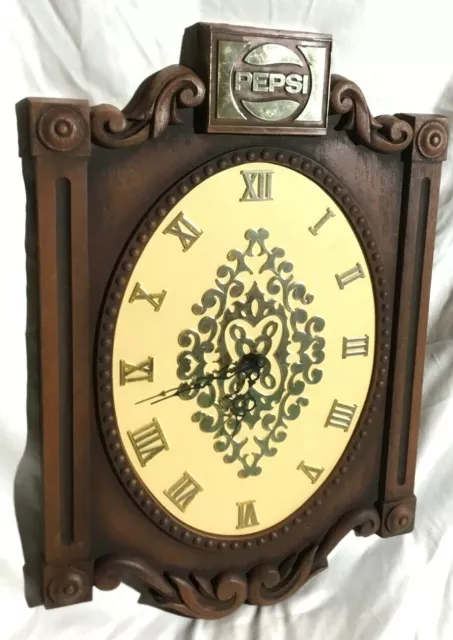 Vintage PEPSI Cola Soda CLOCK. Looks / Works Great!  Magellica Series 1968