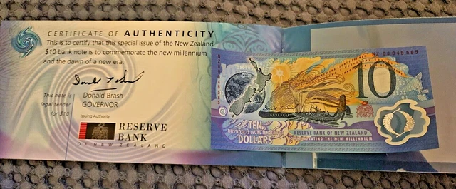 New Zealand 2000 $10 Commemorative Millennium Bank Note Red Prefix NZ00046858