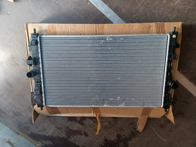 RADIATORE MOTORE NUOVO originale per Opel Zafira C Tourer 2.0 CDTi dal ...