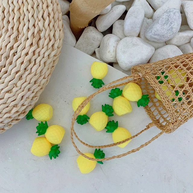 15PCS Simuliertes Ananas-Entlüftungsspielzeug Cartoon Ananas-Quetschspielzeug