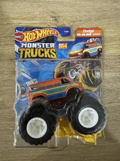 Hot Wheels Monster Trucks “SHARK WREAK “ Crushable Car “Wild Ride”