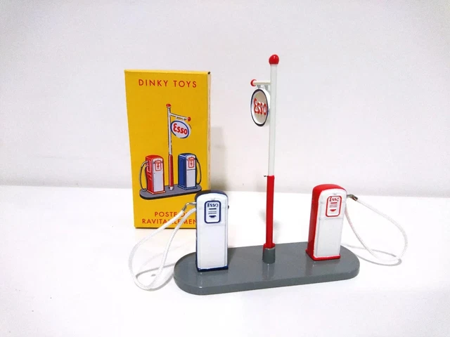 Lot De 2 Pompes à Essence Esso En Aluminium - Mettalix/Aludo (époque Dinky)