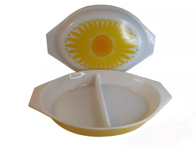 Vintage Pyrex Sunshine Sunflower Daisy Divided Casserole Dish w/ Lid 1.5 qt.