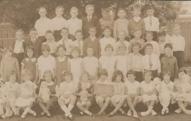 1931 VINTAGE Sepia Real Photo WAVERLEY Class 2B with 43 School Children POSTCARD