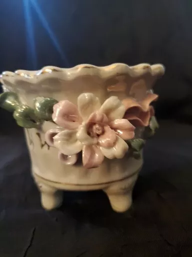 Vintage Capodimonte Style Footed Bowl/Dish/3D Flower/Leaves/Gold Accents