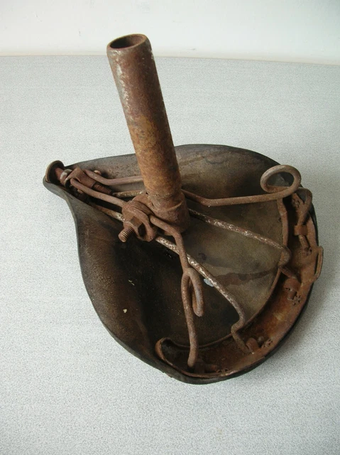 Ancienne selle de vélo  PORTHOS  en cuir • EUR 25,00