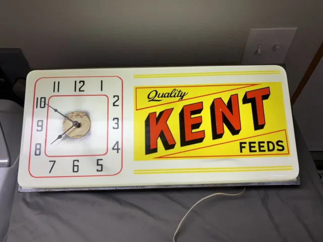 Vintage VERY RARE -KENT FEED COMPANY  Lighted Wall Clock Sign Farm 