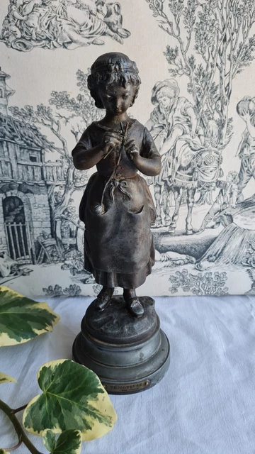 Ancien Regule Signe Auguste Moreau La Tricoteuse Statue
