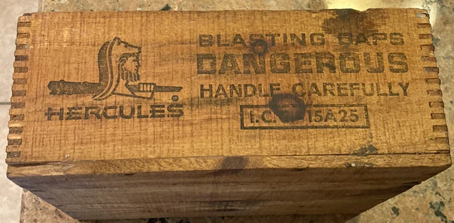 Vintage Hercules Blastings Caps Wooden Dovetail Crate 12 3/4 x 10 1/4 x 5in.