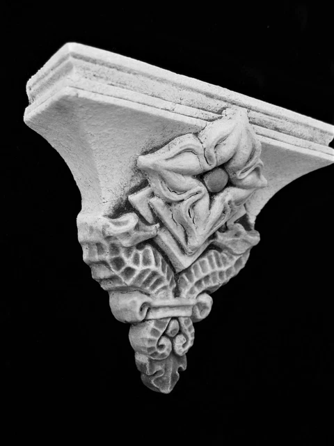 Seahorse Bracket Garden Arts & Craftis Gothic Ellison Tile 3