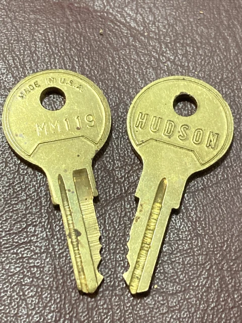 Vintage Set of 2 Hudson. MM119 Key  Locksmith
