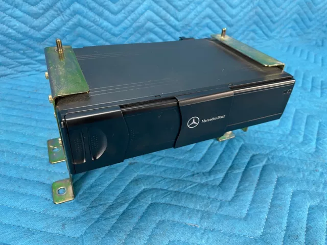 Mercedes G500 G550 G55 AMG CD Changer w/ Brackets 2002-2005 OEM