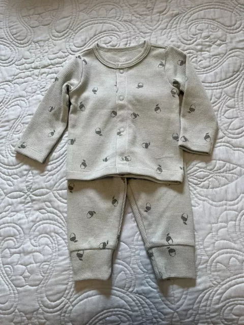 Carters baby boy set Size 6 Months