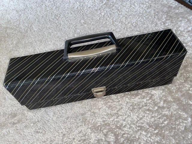 Vintage Cassette Tape Case Holds 20 Tapes Audio Clip Fastening 80’s/90’s