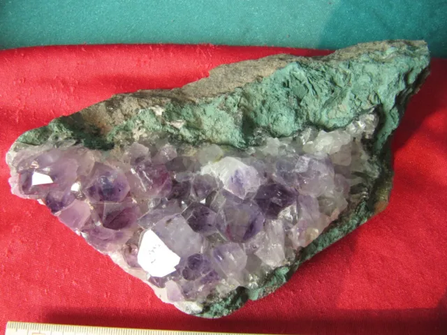 Mineralien Amethyst Druse Geode mit grünem Mineral 18 cm, 1160 Gramm
