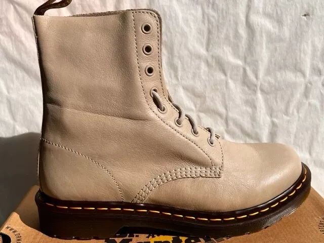 Dr martens virginia clearance 42