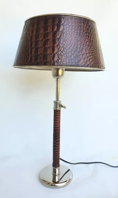 Lampe vintage année 70 réglage en hauteur en acier chromé et revêtement cuir