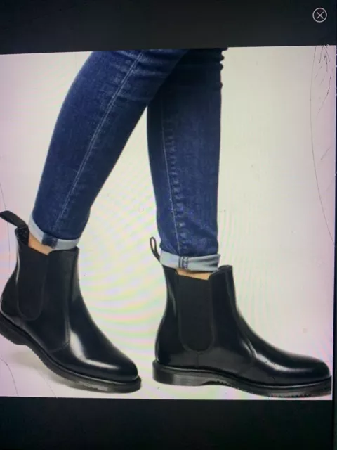 Dr martens flora sale hotsell