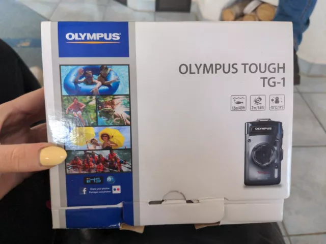 Olympus Tough TG-1 iHS 12,0 MP Digitalkamera - Silber