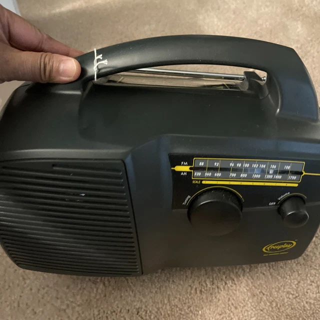 Freeplay Self Powered AM/FM Radio Solar Power Camping Wind Up Crank Solar Matt